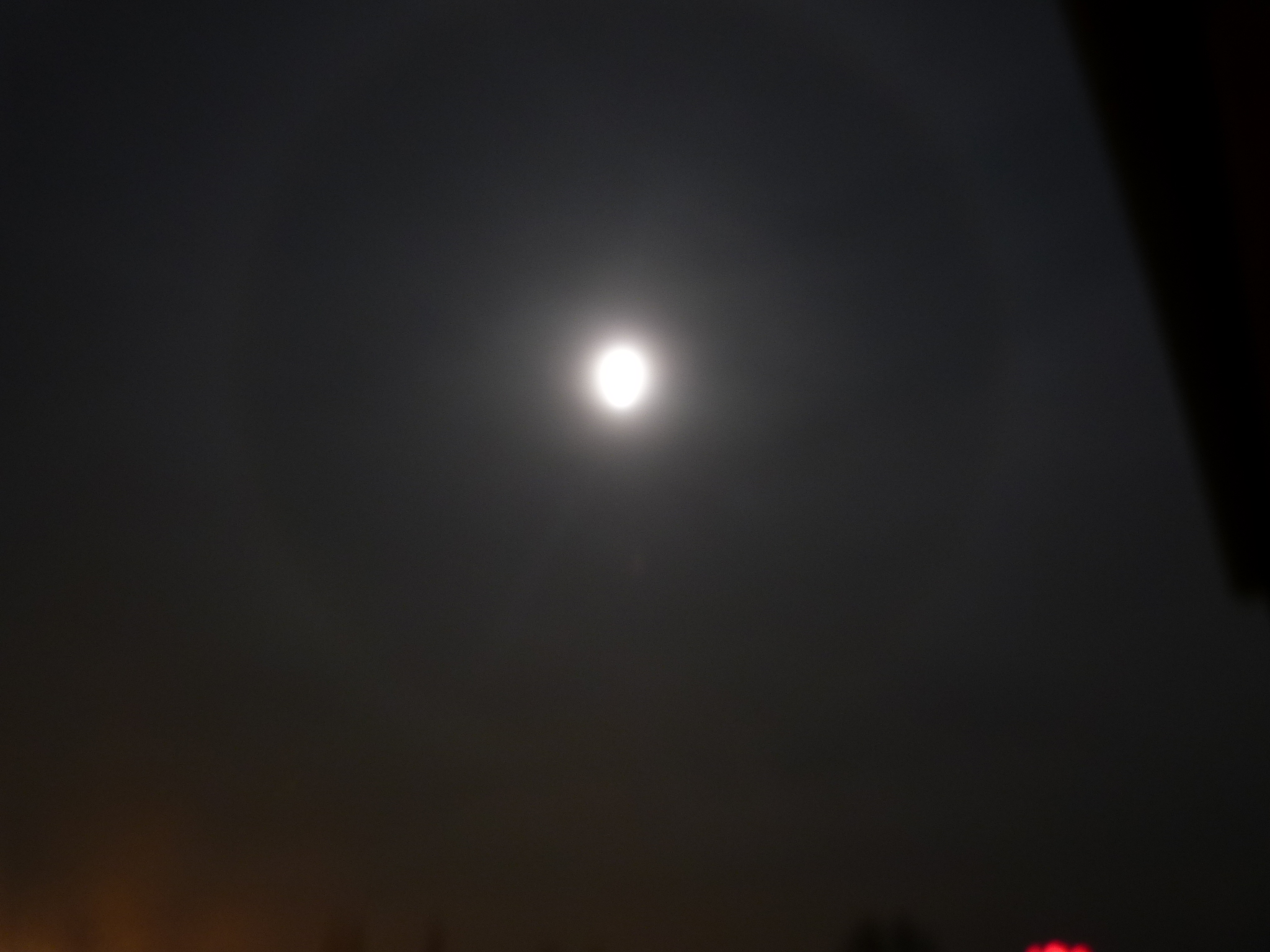 halo okolo měsíce 30.4.2015